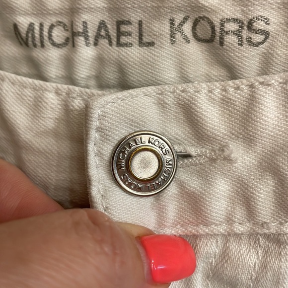 Michael Kors women’s white denim Bermuda low mid rise shorts frayed hem size 6 - Picture 5 of 14